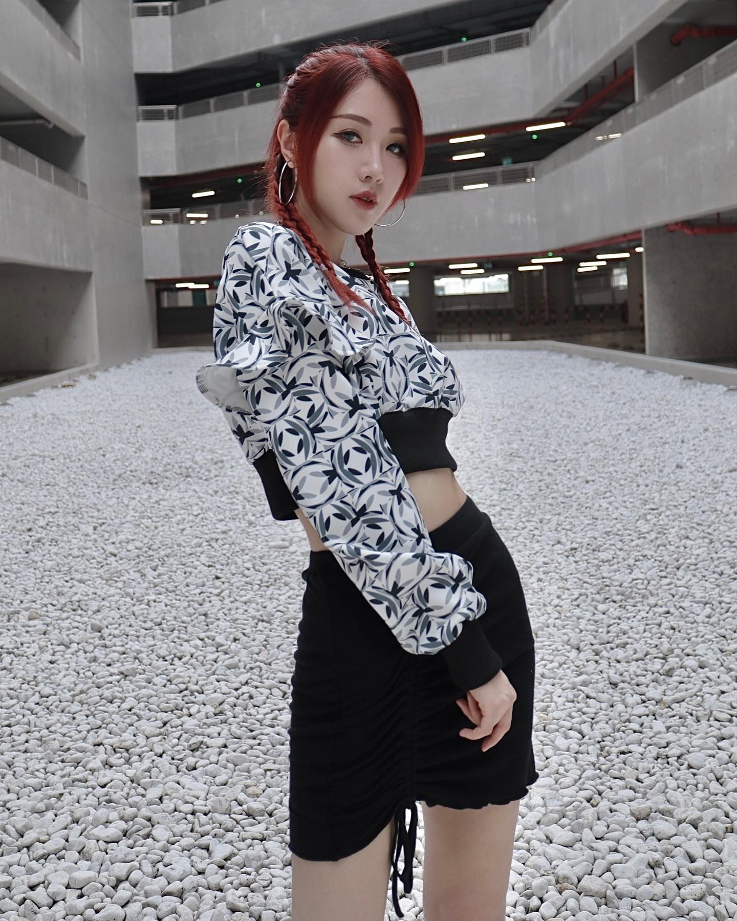 浪漫的人
有自己的烏托邦

#SARALOLO AWFA...