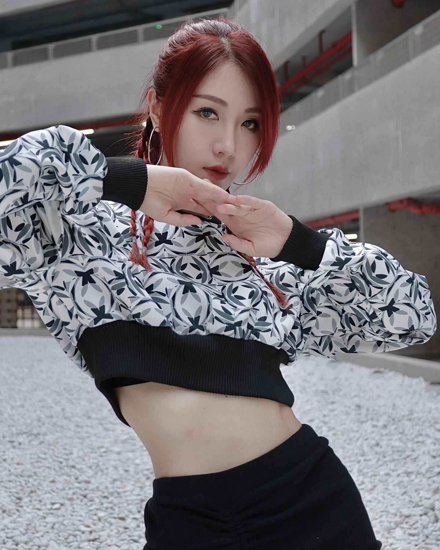  浪漫的人
有自己的烏托邦

#SARALOLO AWFA...