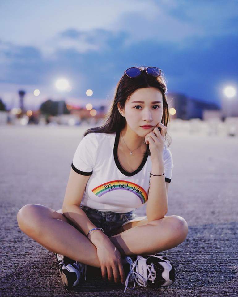  Reneebobo Li 李蔓瑩哎喲 還有明天 然後17...