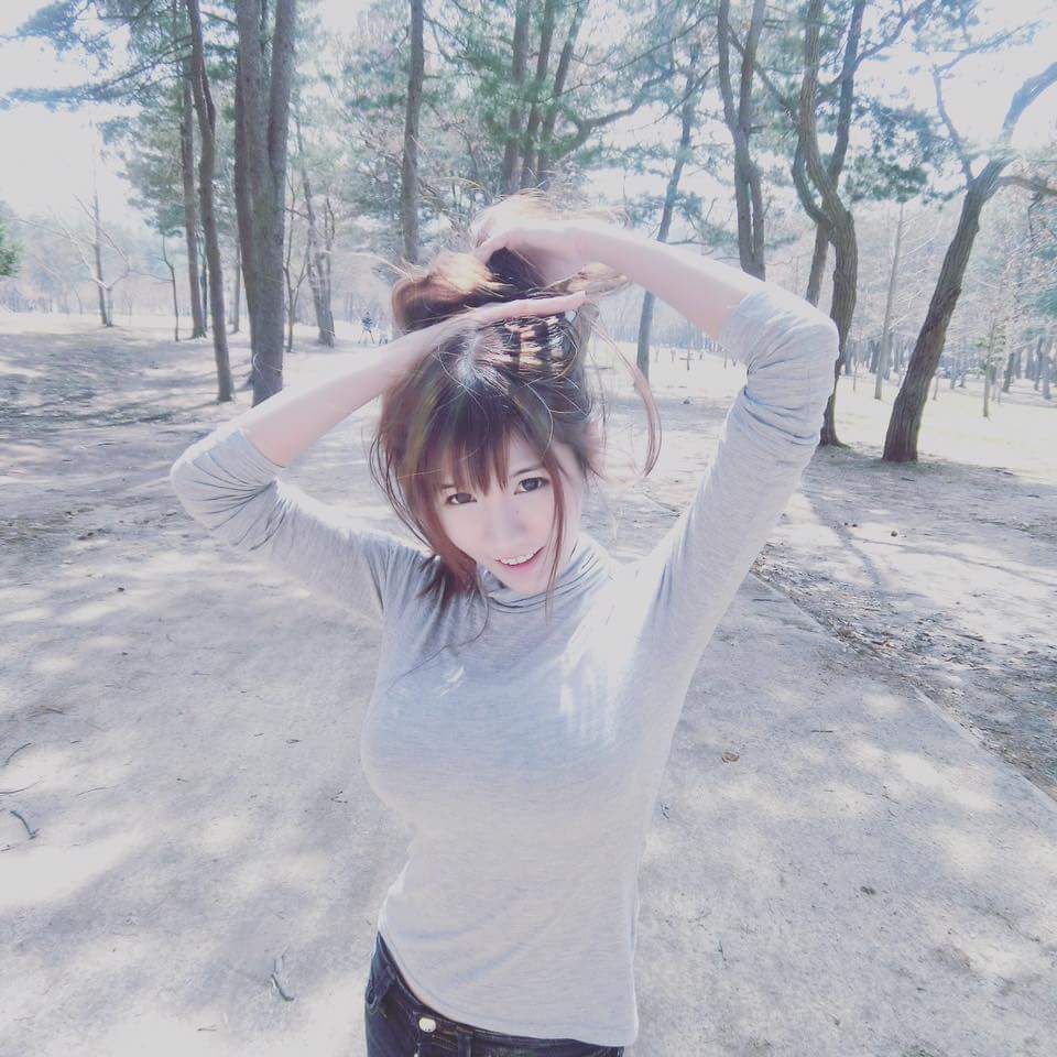  美女中学生去那里玩？