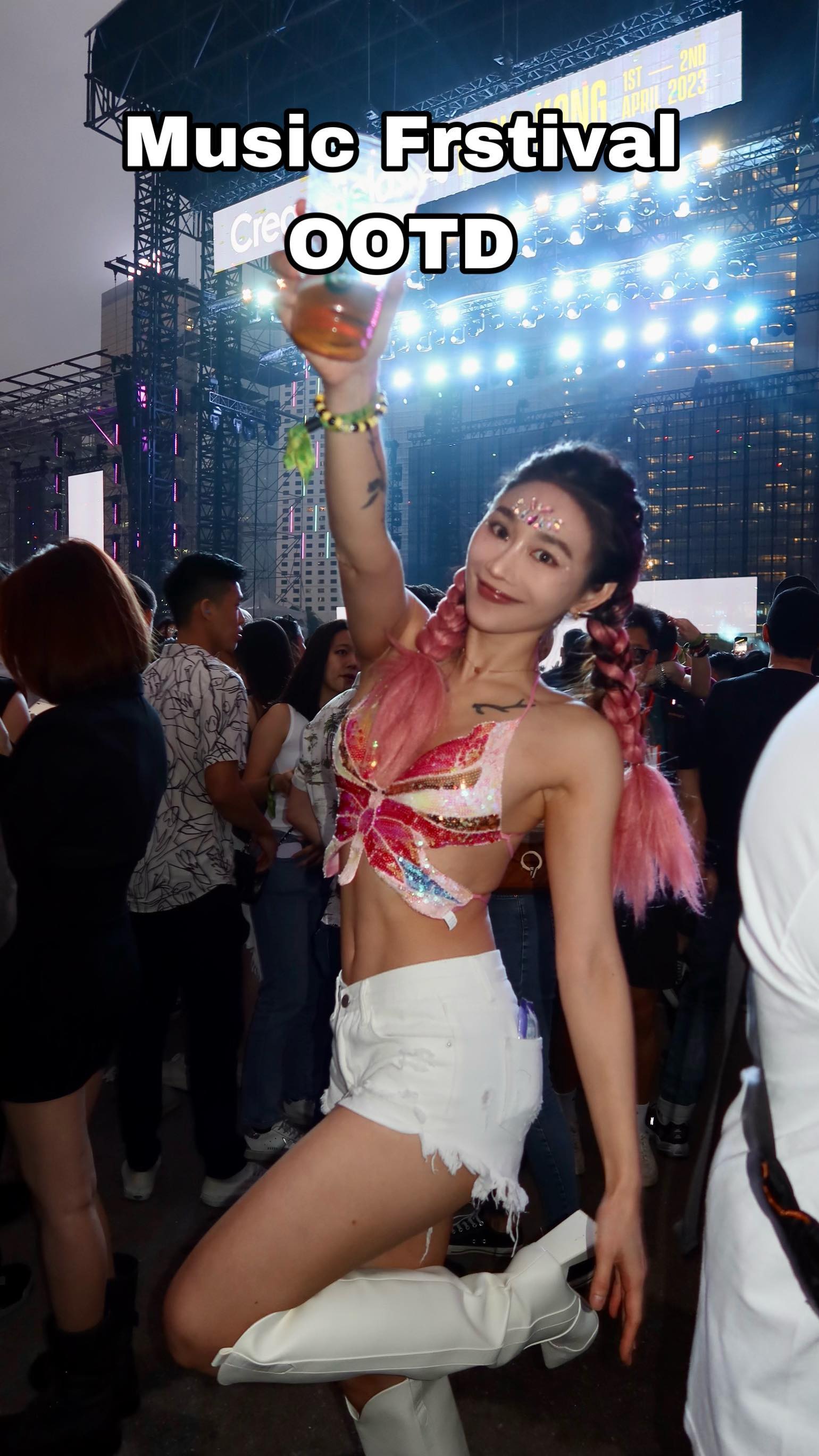  Daily life vs music festival life

@creamfieldshk ...