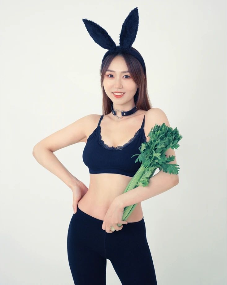  뱉어! 먹는거 아냐! 

photo by @seoniix