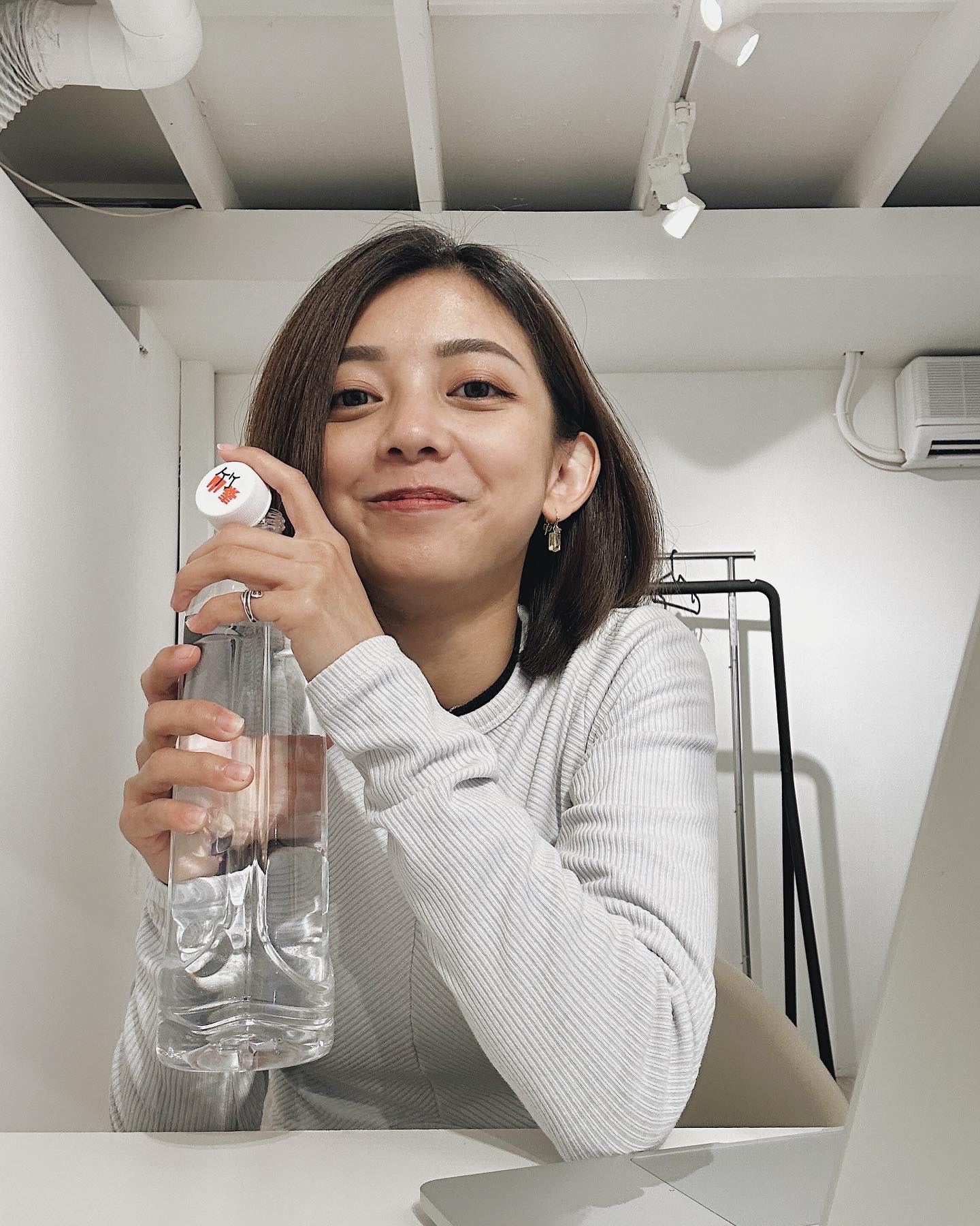  喝水角落等上戲：）