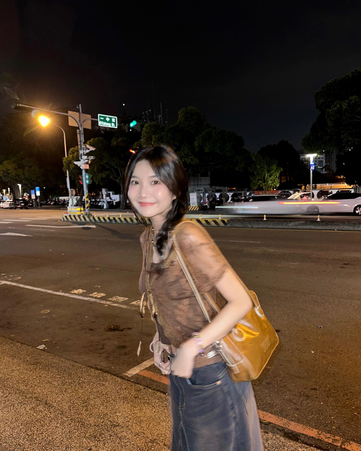  在台灣每天睡到下午的感覺真好~
不是...