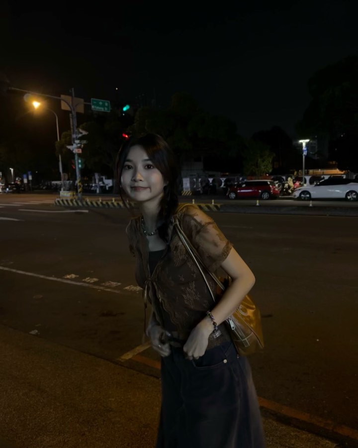  在台灣每天睡到下午的感覺真好~
不是...