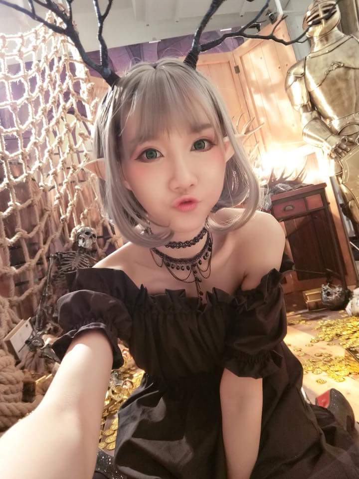  喬喬兒Sylvia用昨天的小麋鹿公主說晚�...