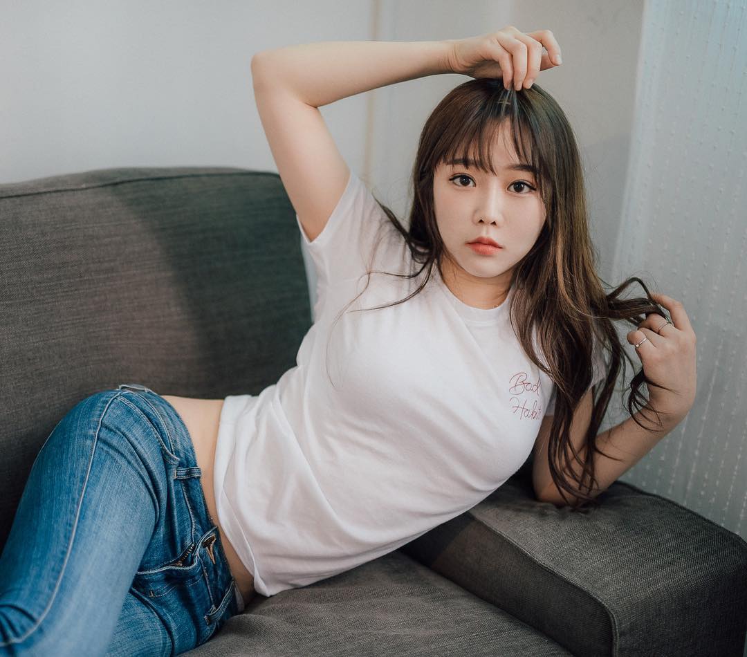  잘자유
-
-
-
#개인화보 #감성사진 #인�...
