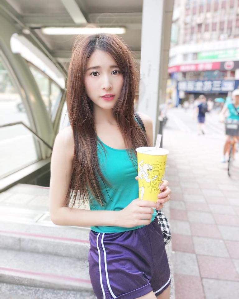  Candy 孟潔夏天到了  飲料不離身