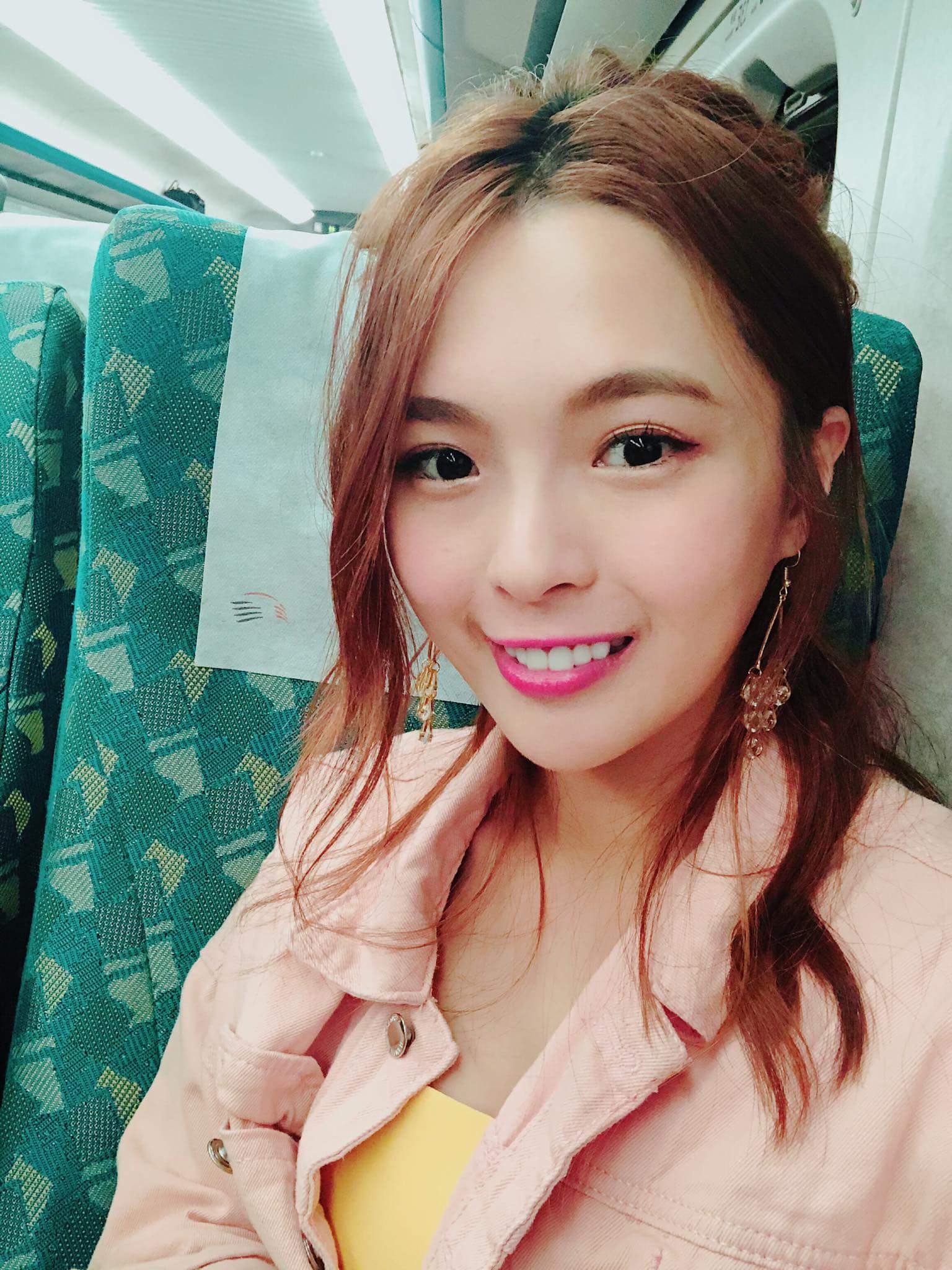  黃沐妍-小豬苗栗晚會主持順利結束啦�...