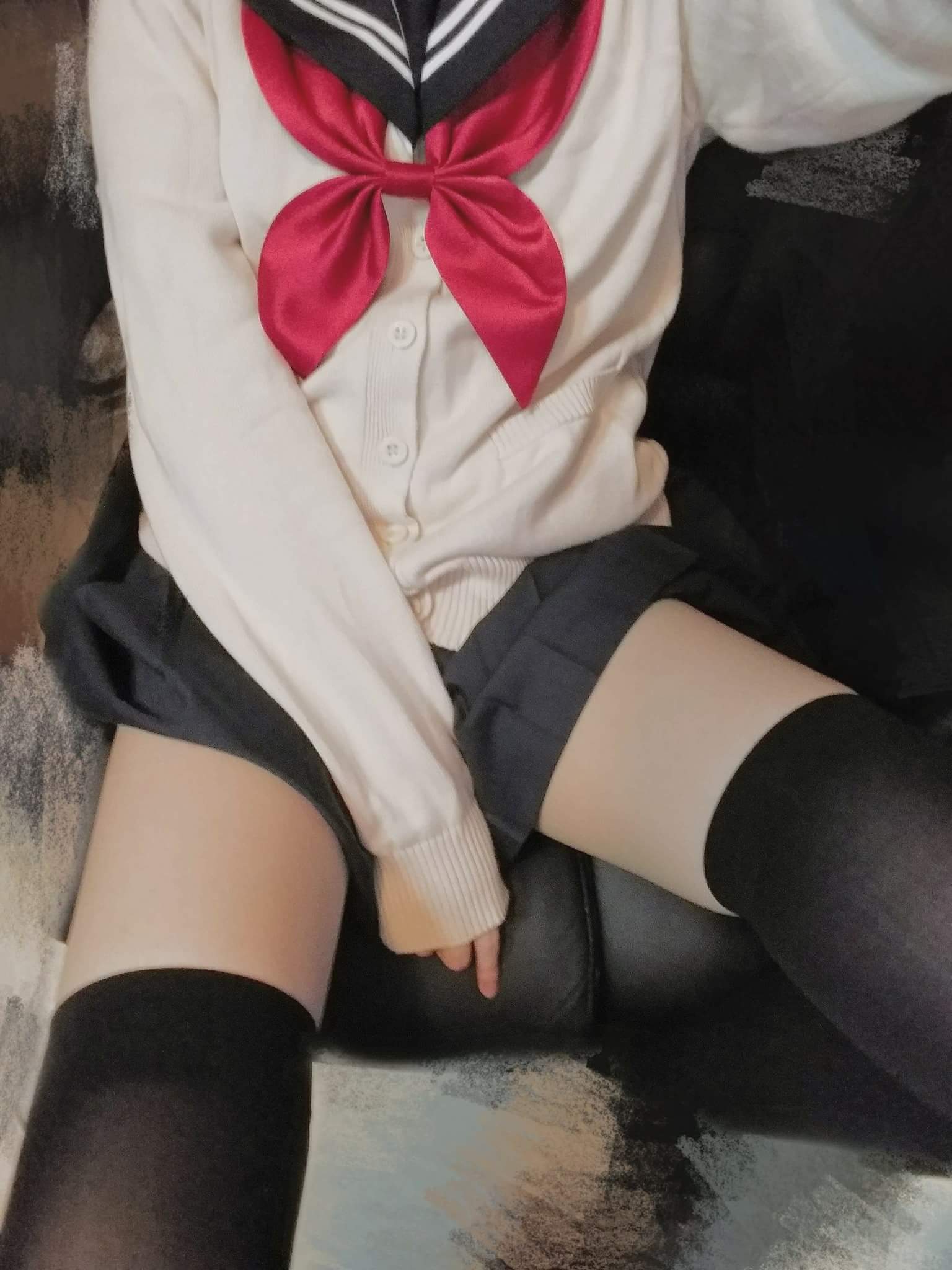  迷你裙 x 絕對領域  x 過膝襪