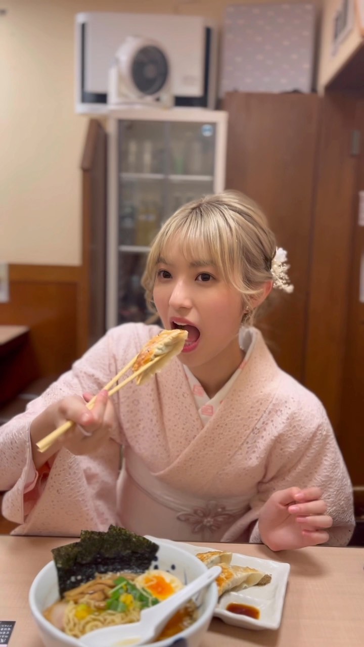 Eat eat eat