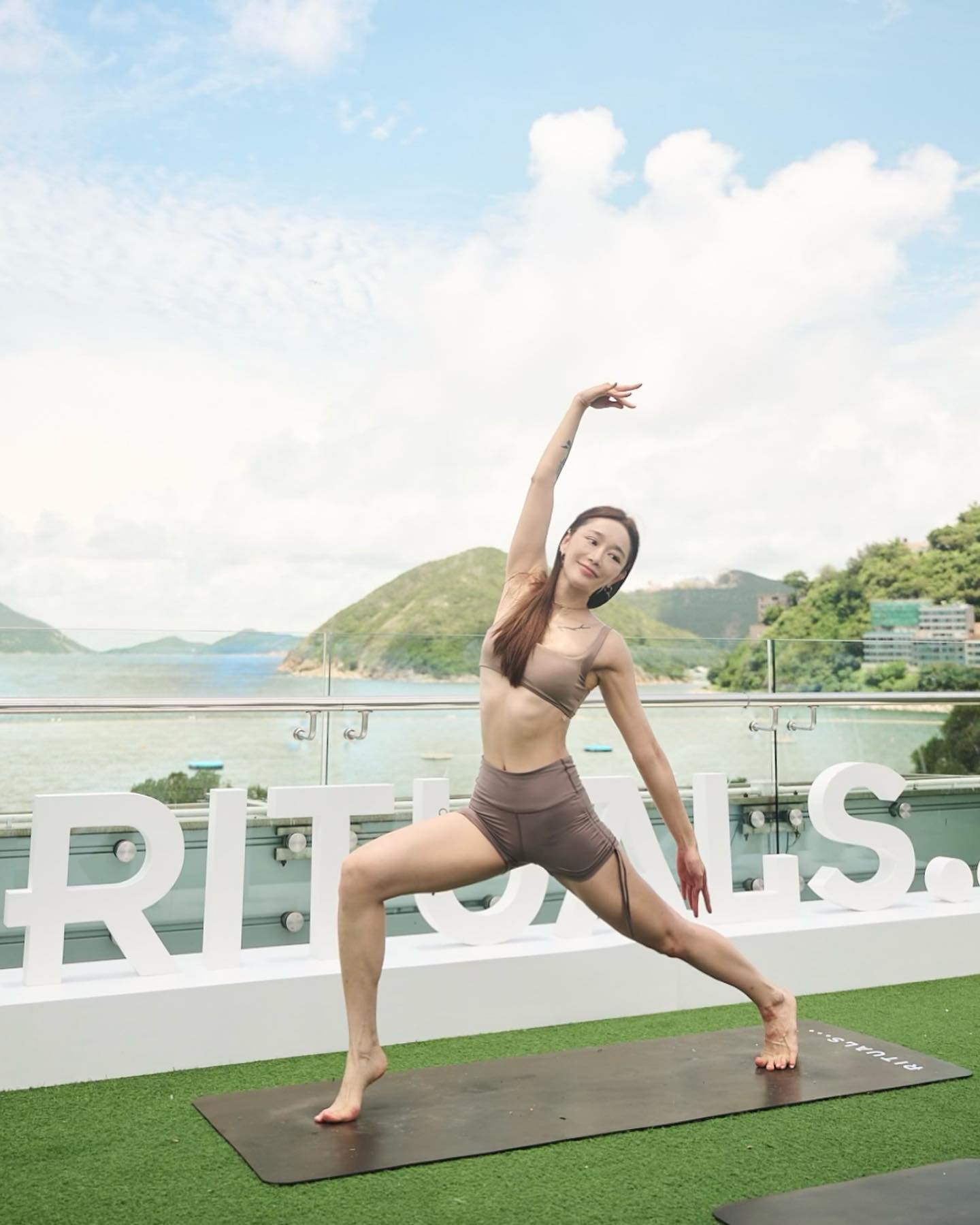  Embrace the sunshine

@ritualscosmetics @ritualsco...