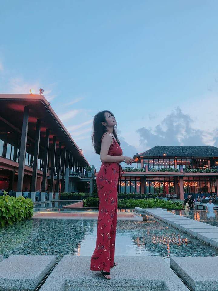  正妹搜查線天空的藍總是那麼色彩濃�...