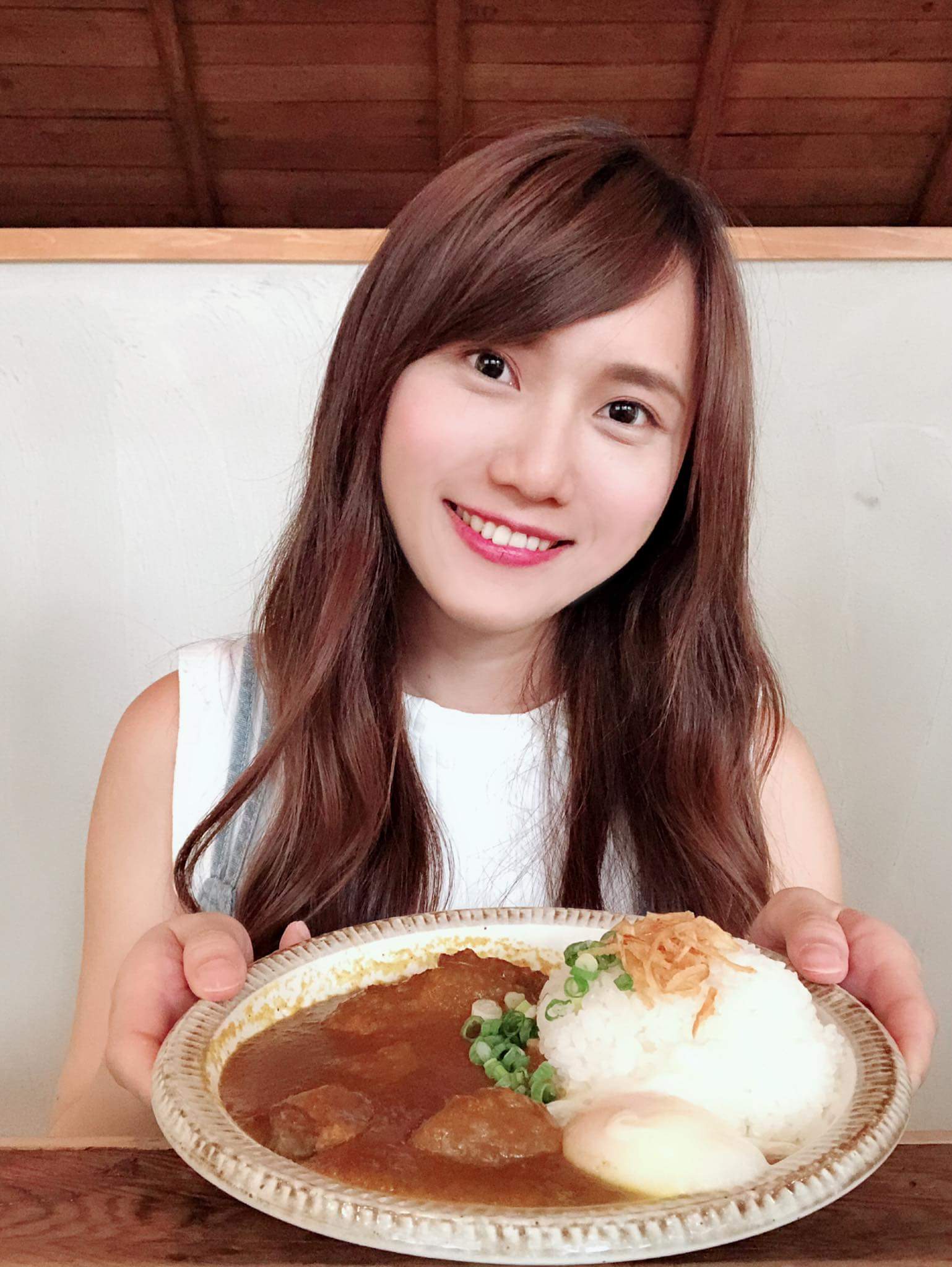  鄭欣妍 Lala#新高軒 超好吃咖喱飯！ 吃...