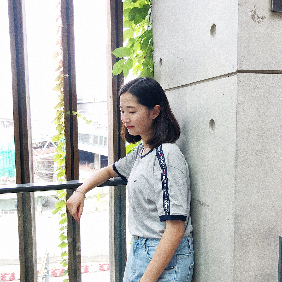  「TOMMY HILFIGER TAPING TEE 