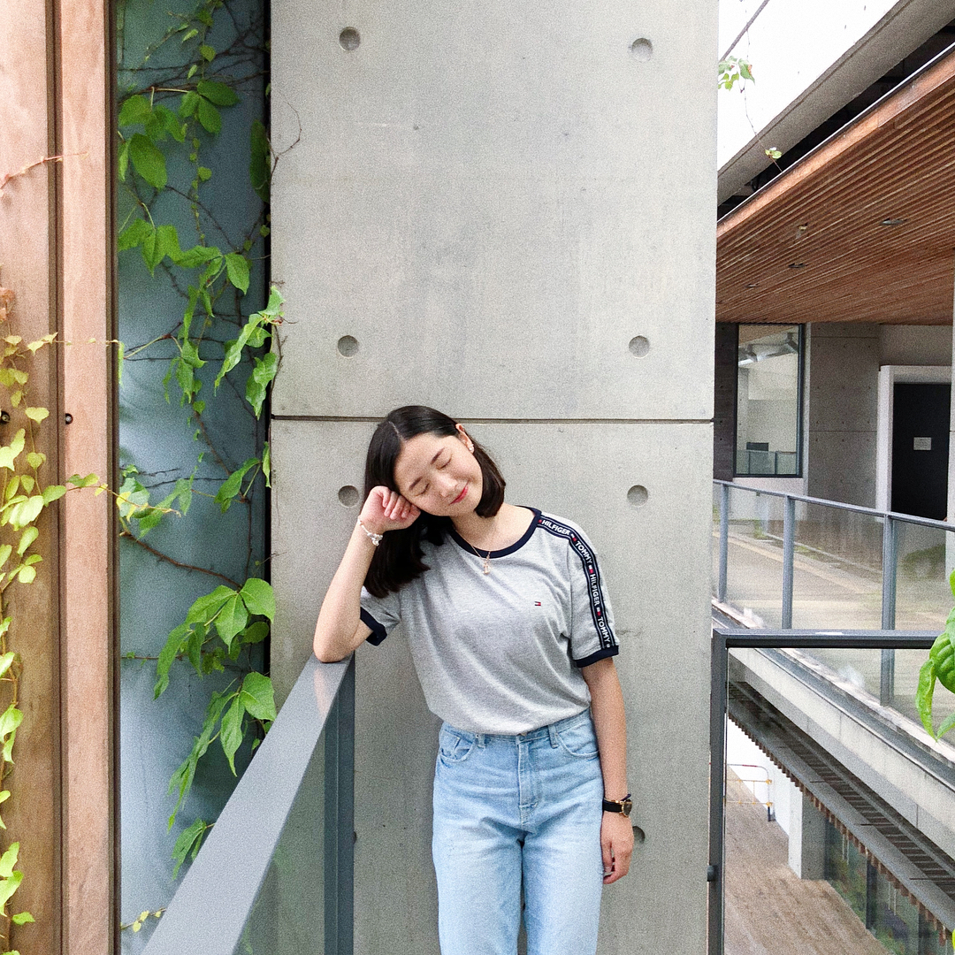  「TOMMY HILFIGER TAPING TEE 