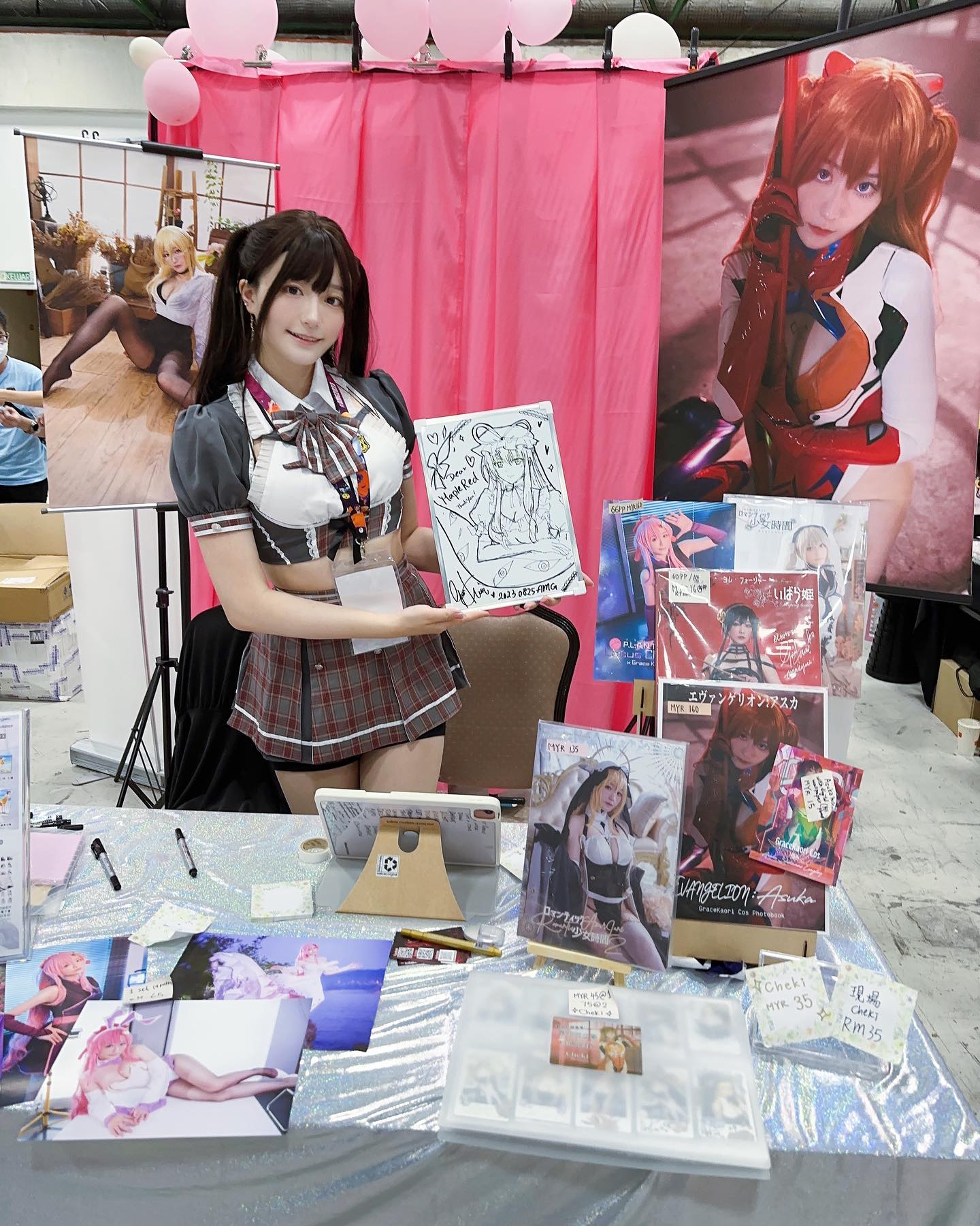  Hello everyone✨I’m in Animangaki Cosplay Alley...