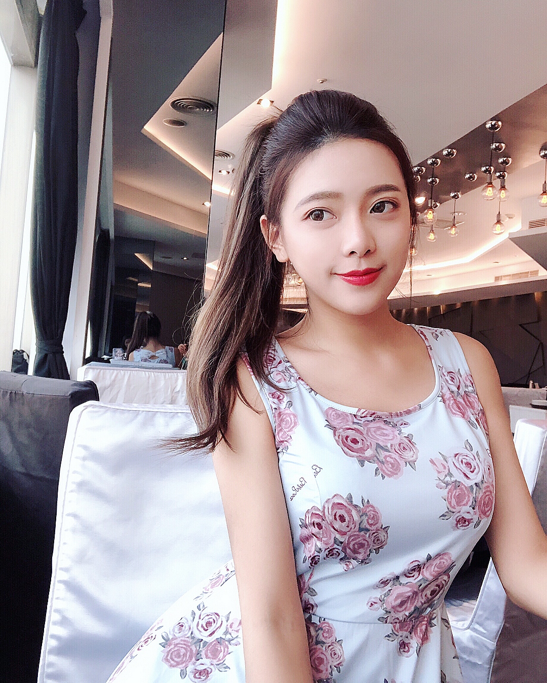  我是可愛的女孩子，你是可愛。

@_moon...