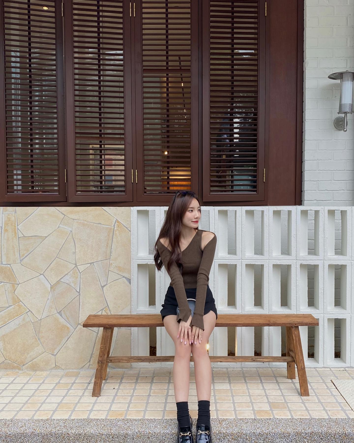  gloomy afternoon cafe date