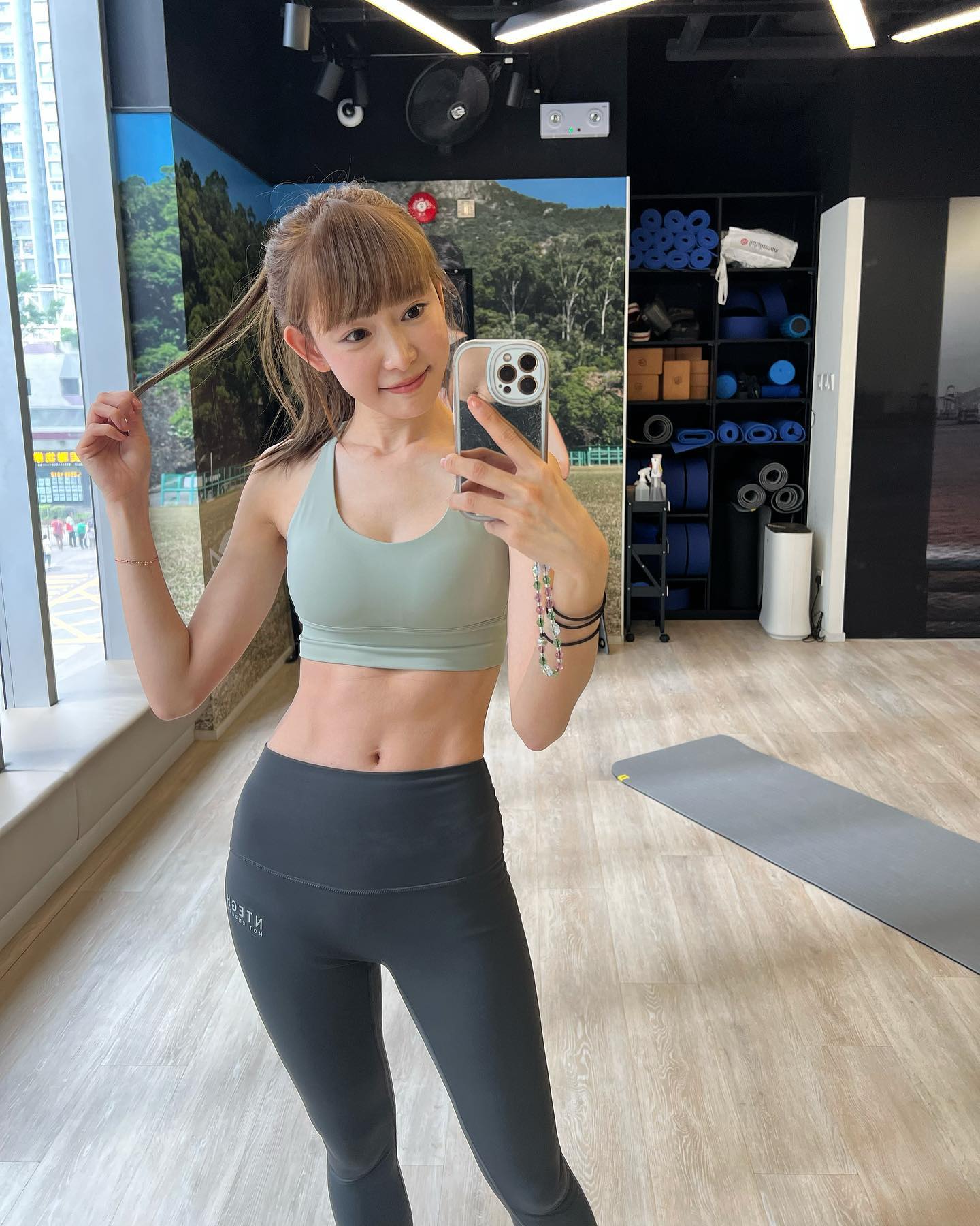  有冇一隻藥食咗會開心

Yes ! 
- workout �...