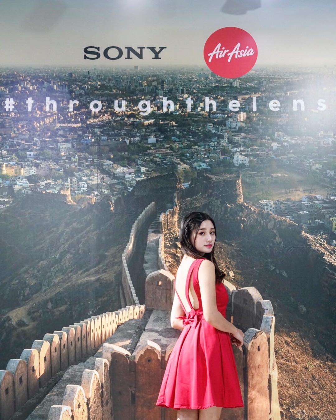  今天很开心可以在场见证 @airasia & @sony...