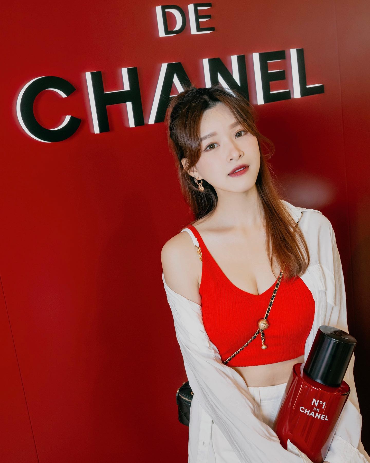  今次穿紅色是因為chanel❤️
((但都係�...