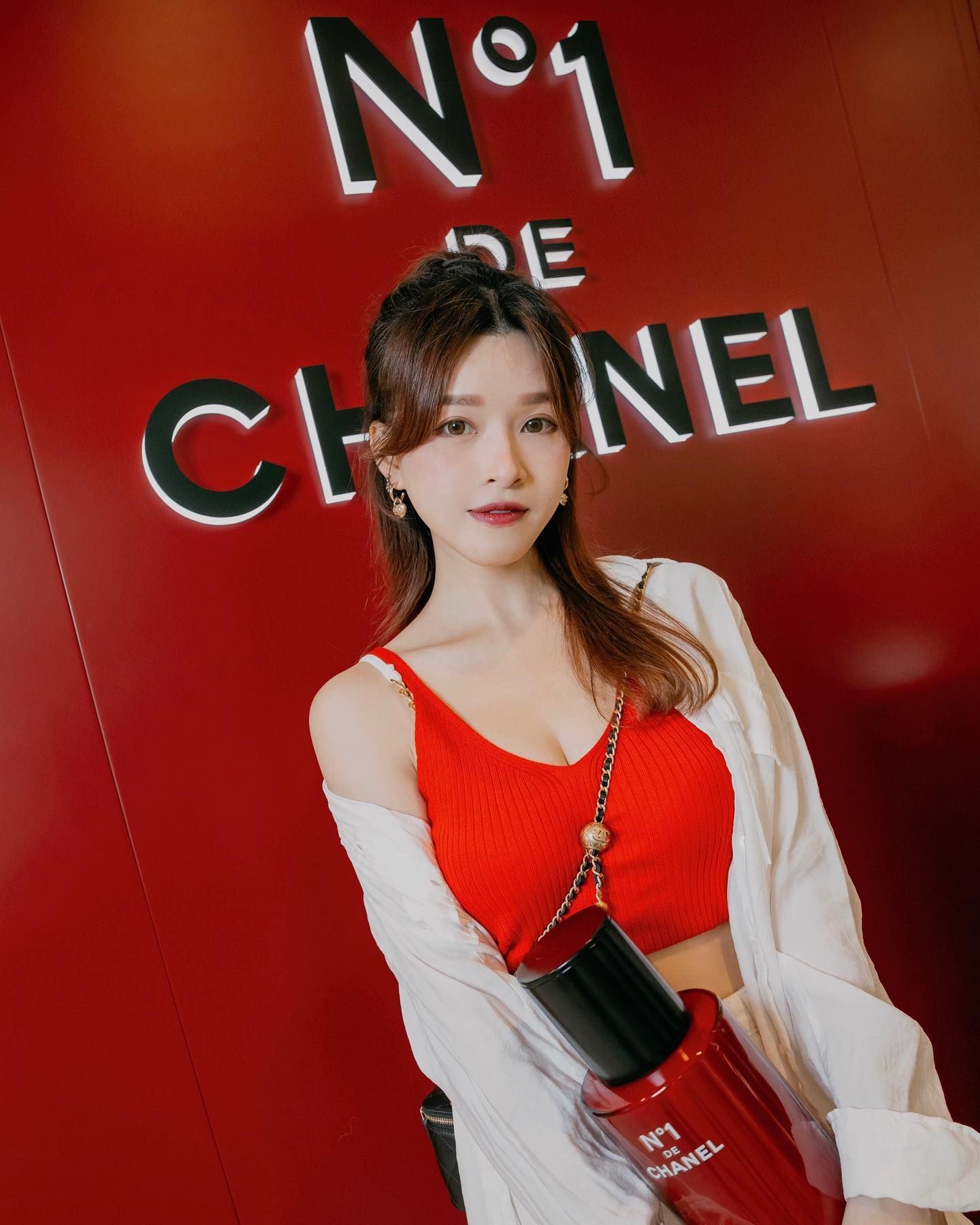  今次穿紅色是因為chanel❤️
((但都係�...