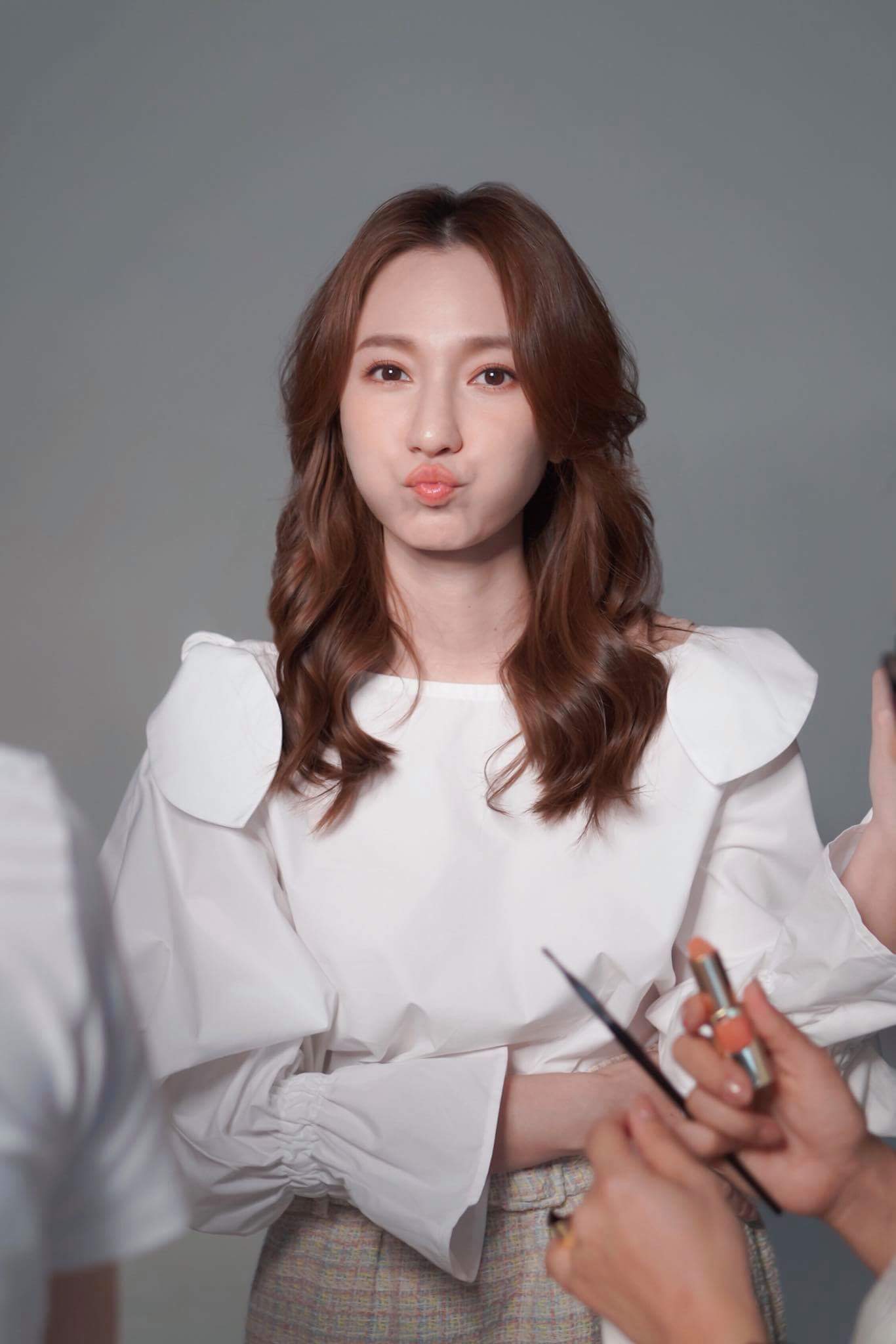  Jaline 葉羿君唇膏塗得好⋯薄唇也能有�...