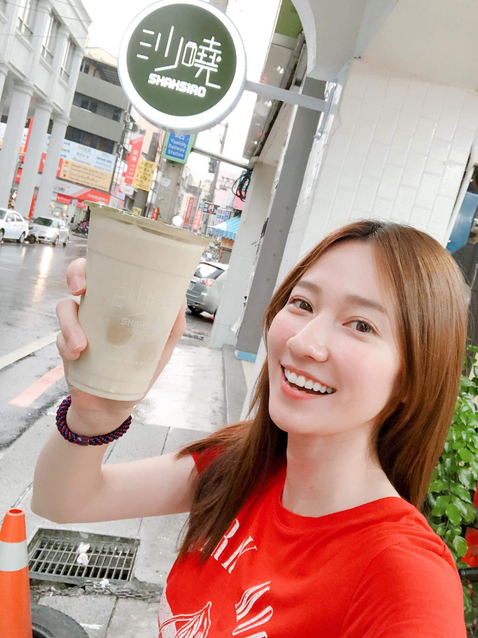  Jaline 葉羿君看～我在喝沙曉