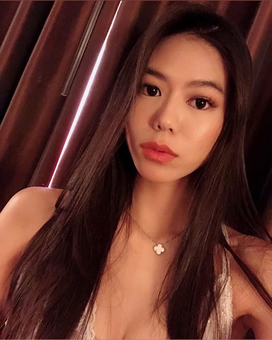  @lyu._ #babe #asian #hot