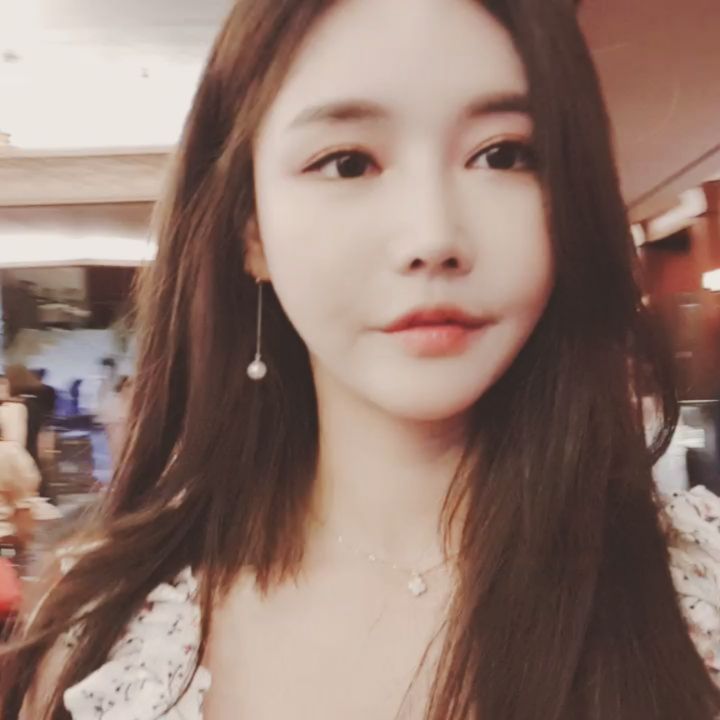  현아와 주말데이트(덕질)
피케팅으로 ...
