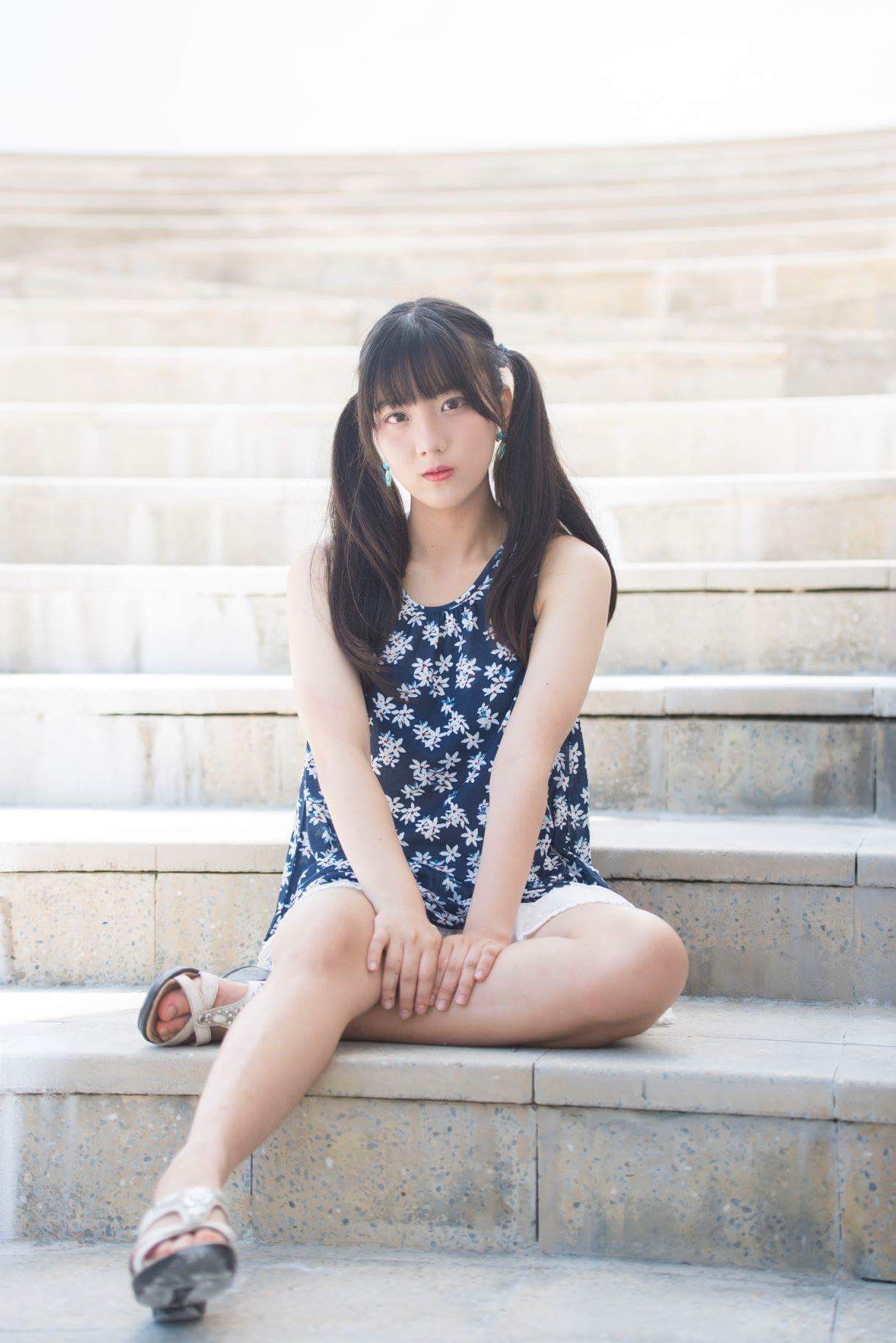  蔡小孟．T M H誠徵有興趣拍照的女孩 1....