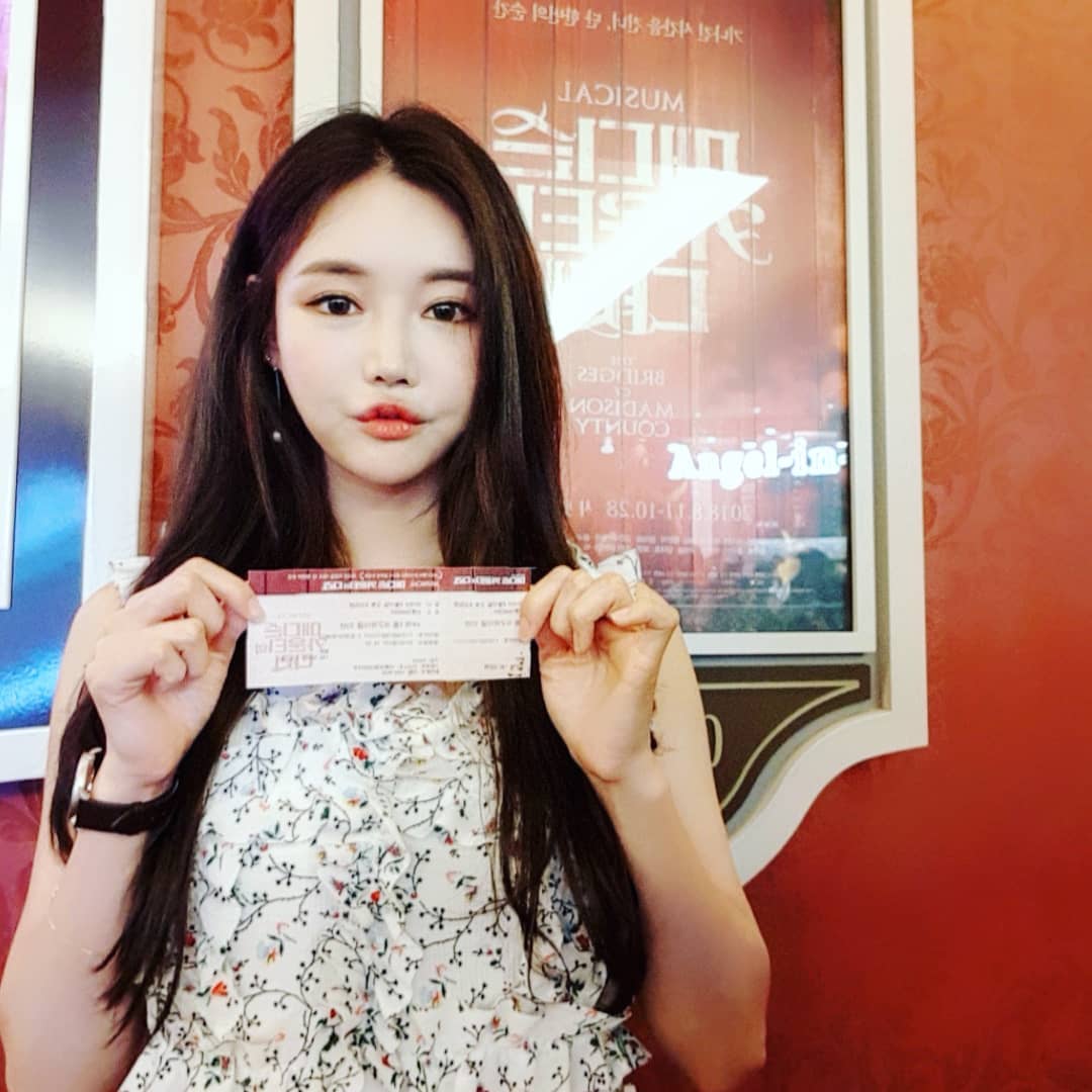  현아와 주말데이트(덕질)
피케팅으로 ...