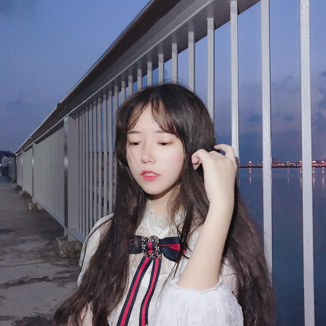  messy hair