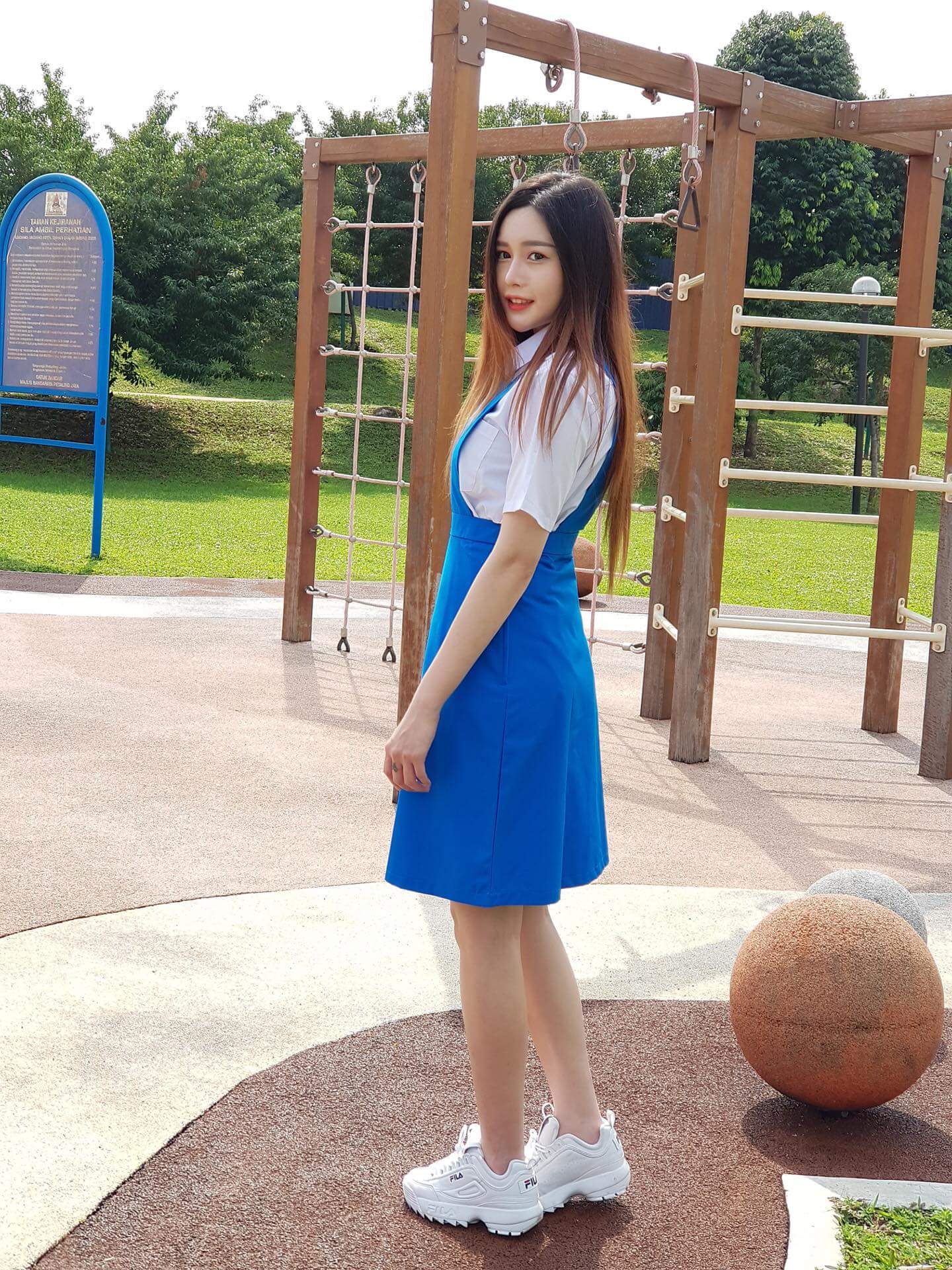  美女中学生Ong Yi Lin38 分鐘前發佈 · 公...