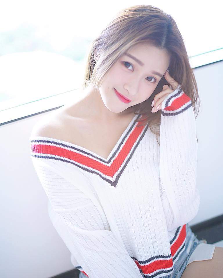  Reneebobo Li 李蔓瑩怎麼今天時間過得有�...