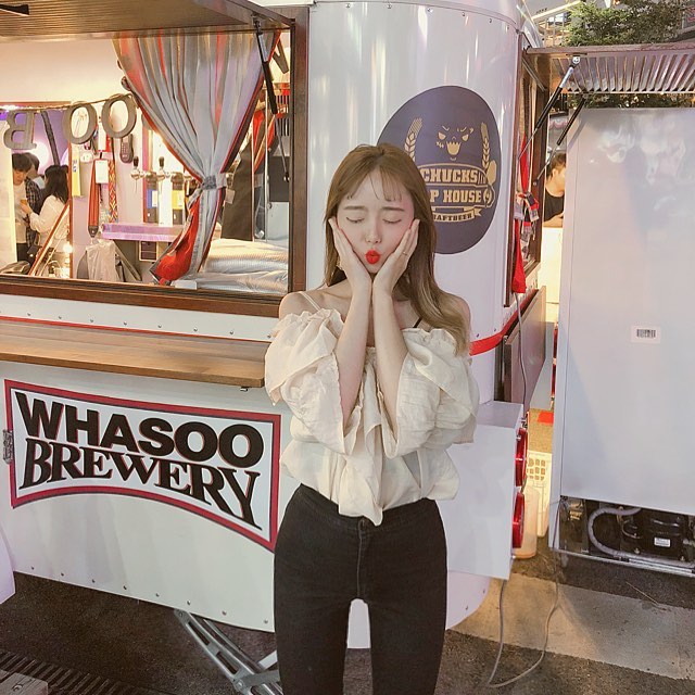  #맥주축제 너무 정신없다 
이 사진 한�...