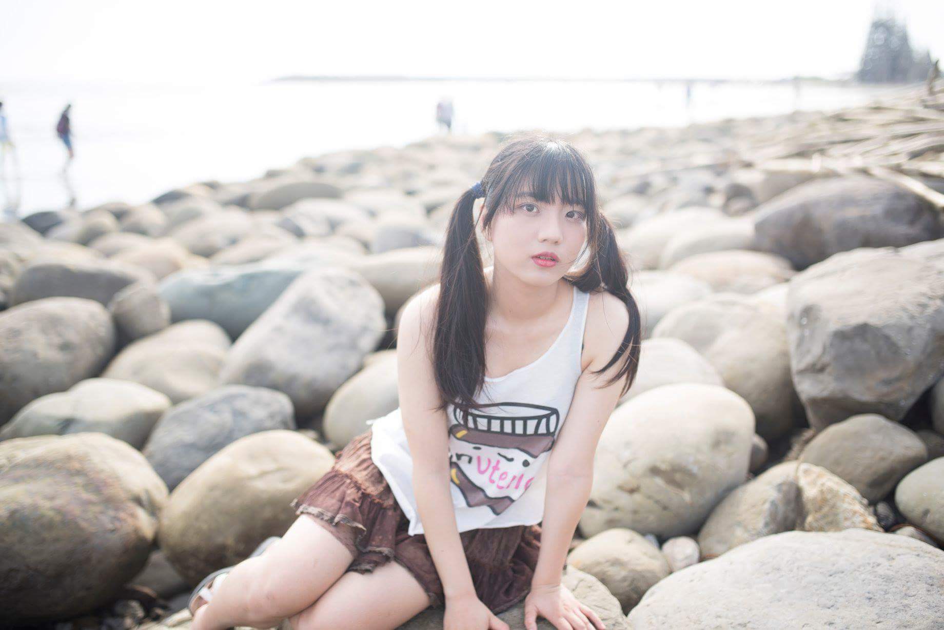  蔡小孟．T M H誠徵有興趣拍照的女孩，...