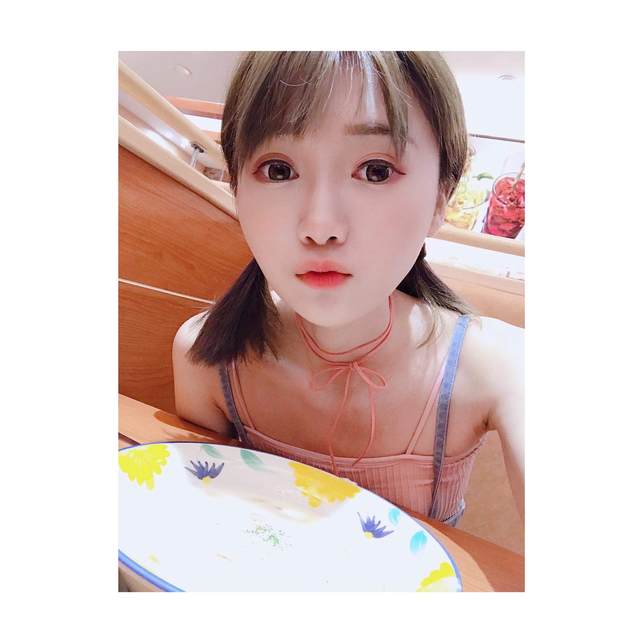  崔甜天 Sweet嘿～晚上好呀！吃完晚餐�...