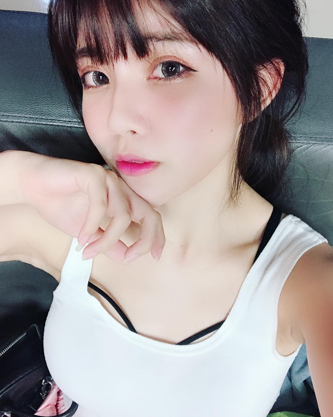  ☁️
等排練
從素顏等到完妝
#穎兒 #�...