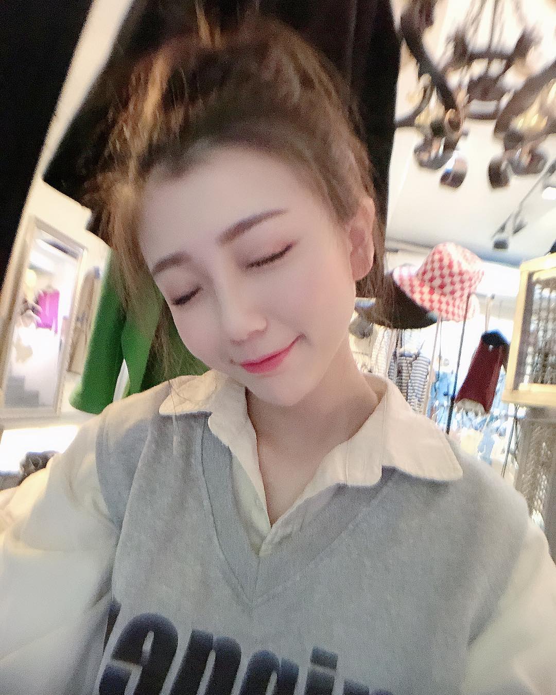  習慣沒瀏海後都不會整理妹頭了