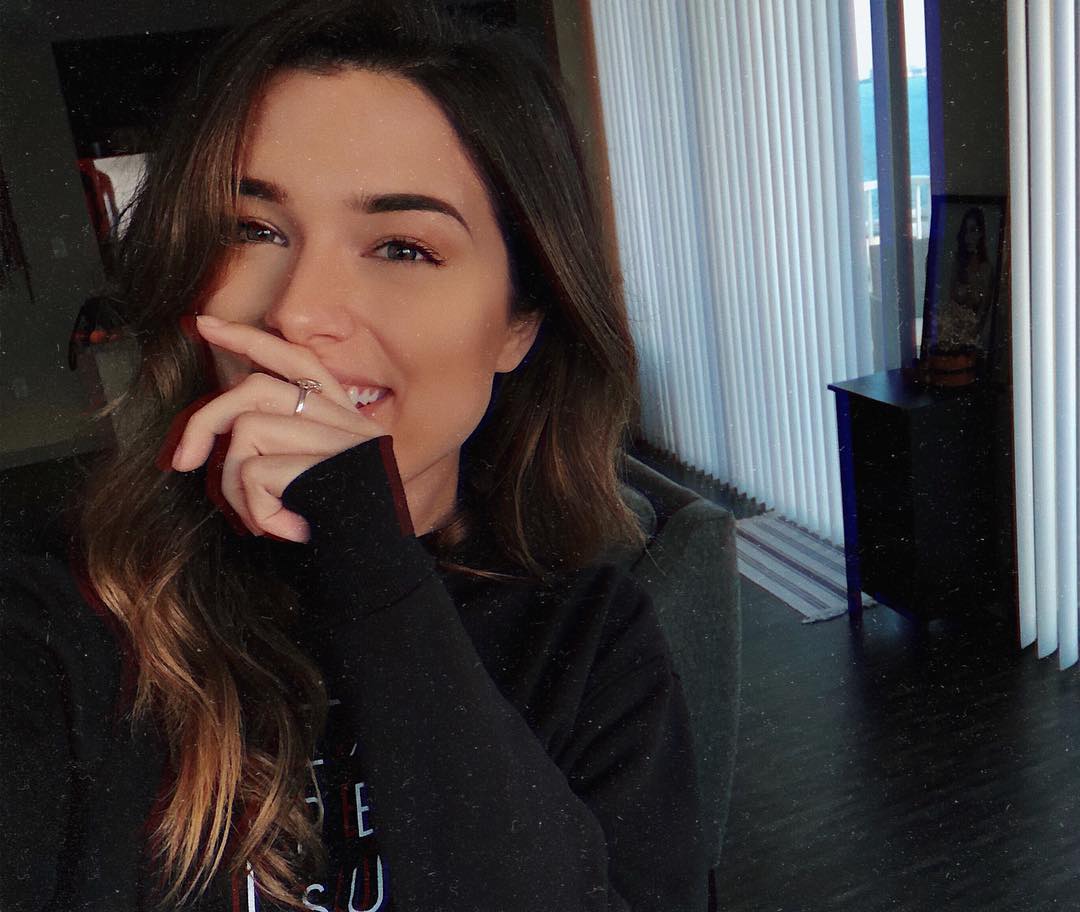  Hiiiii I hope everyone has a wholesome Wednesday! ...