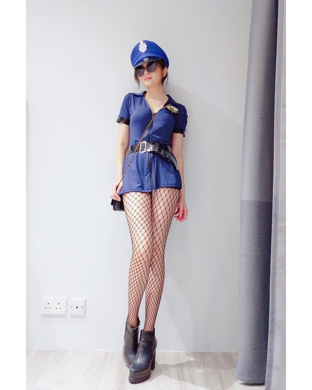  世界和平的責任交給我吧。

#policewoman...