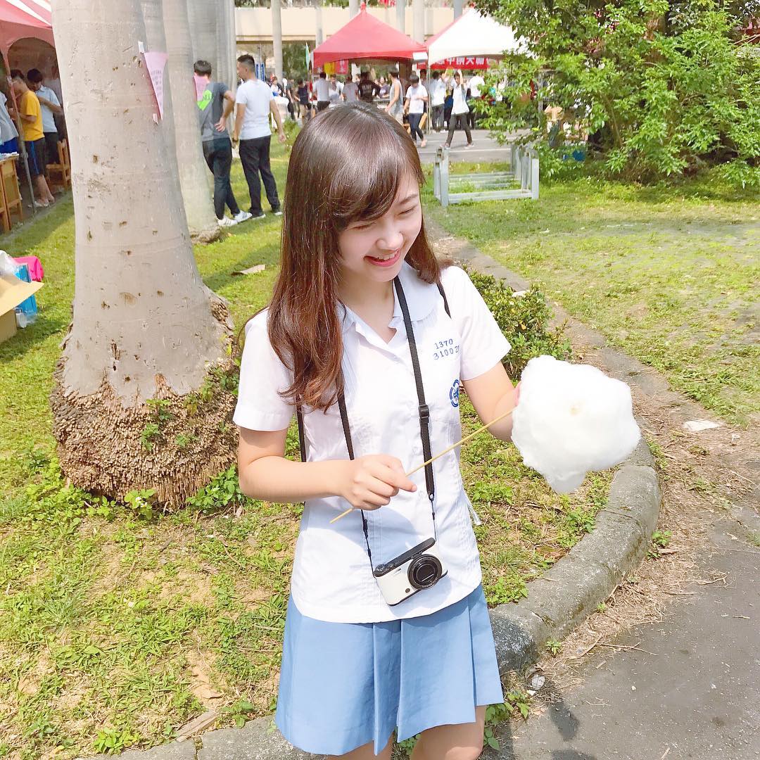  /
沒帶制服到新加坡
只能發舊照