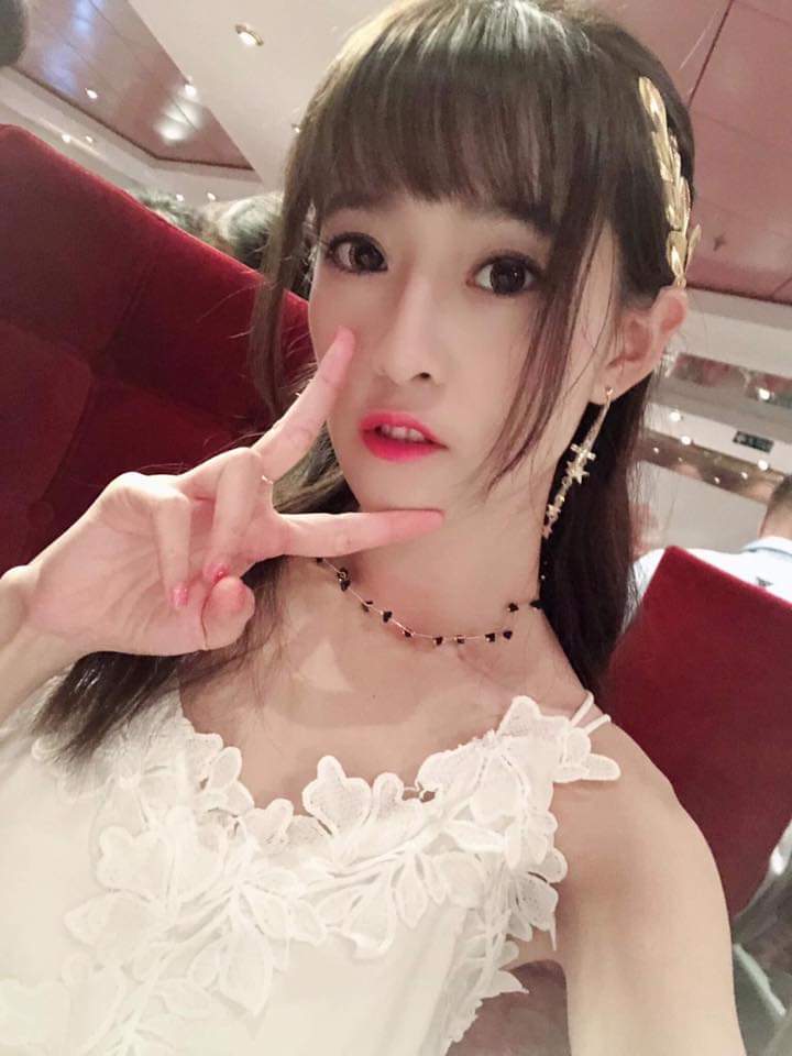  Fb網路美女分享區如果跟你玩剪刀石頭...
