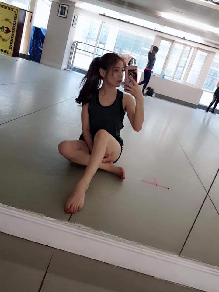  Fb網路美女分享區運動完 拍張照片 紀�...