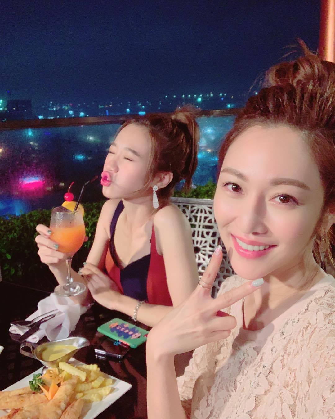  閨蜜悄悄話～被問到爆炸的透視上衣終於到貨了～ http://bit.ly/1102_IREAL
#曾莞婷 #vickytseng #感謝 #首頁有連結 #新貨上架