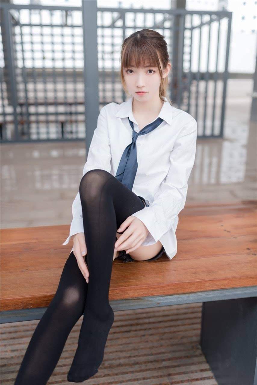  迷你裙 x 絕對領域  x 過膝襪23 分鐘前�...