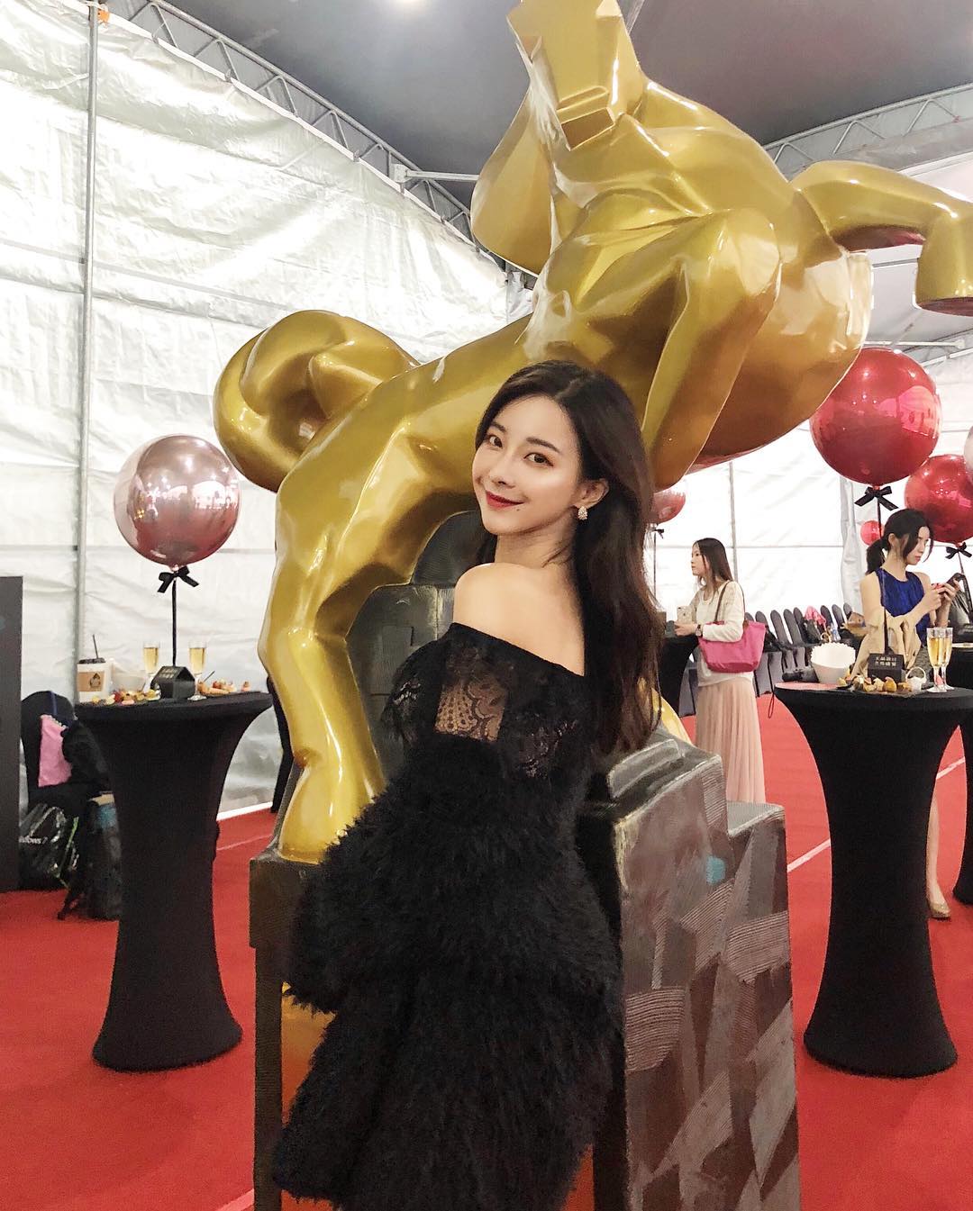  今天最喜歡這兩張
謝謝我的美女攝影�...