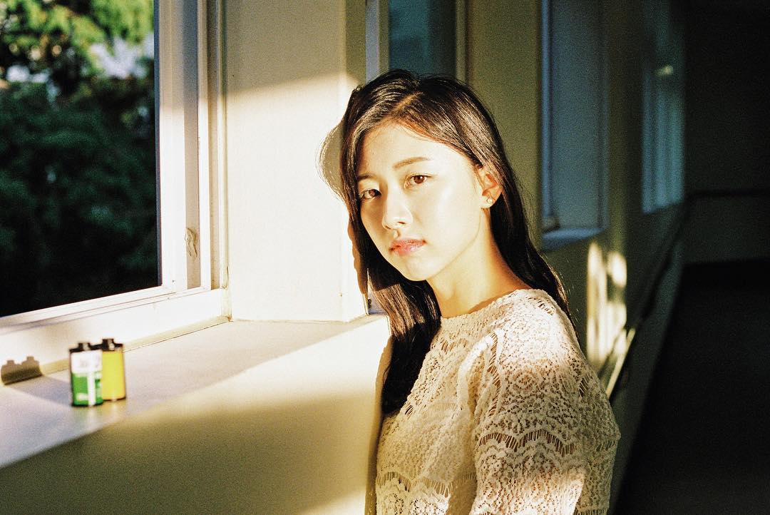  소현”
.
.
.
.
다정한 빛이 나리던 날 #film